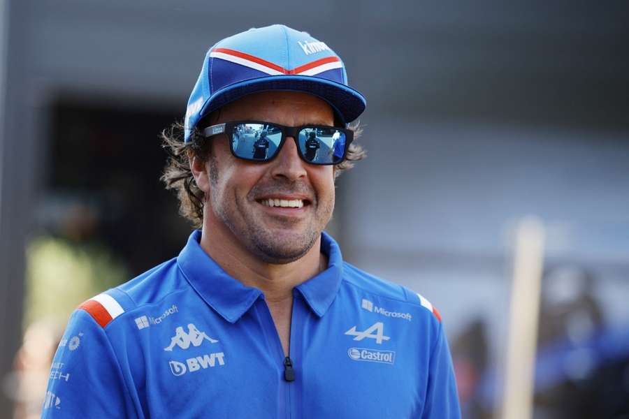 Fernando Alonso moves from Alpine to Aston Martin