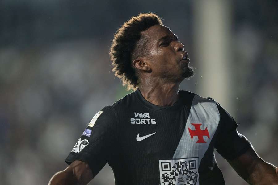Thiago Mendes marcou o gol da vitória vascaína