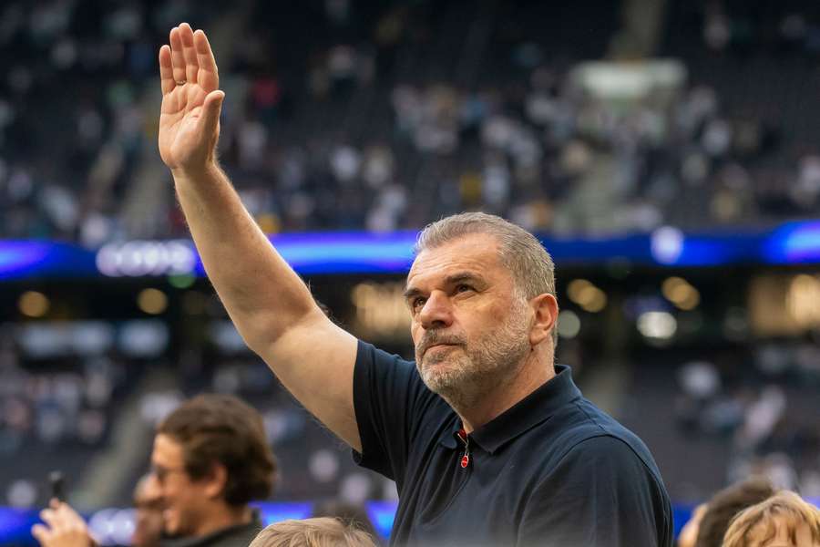 Postecoglou encontra-se livre no mercado
