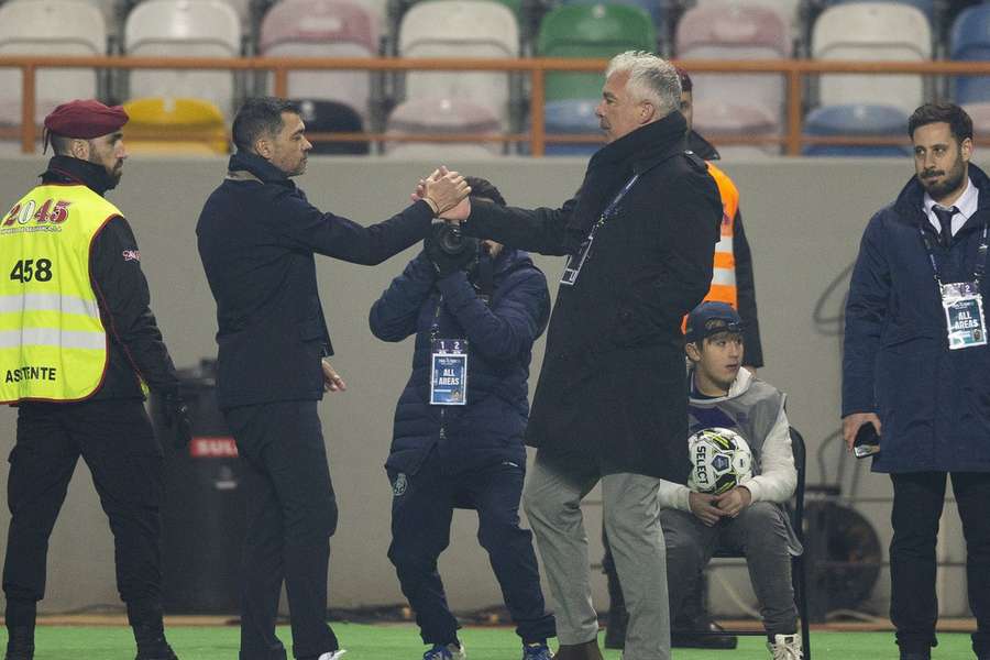 Conceição e Jorge Costa numa partida da Taça da Liga