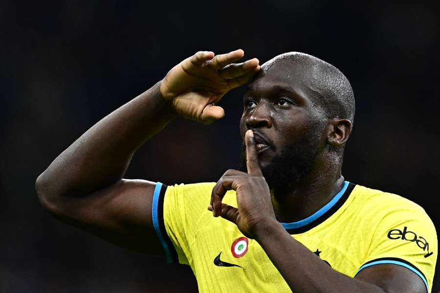 Inter Milan's Belgian forward Romelu Lukaku celebrates after scoring his side's fourth goal against Sassuolo 