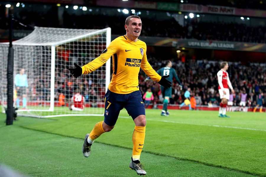 Antoine Griezmann slaví gól proti Arsenalu v semifinále Evropské ligy.