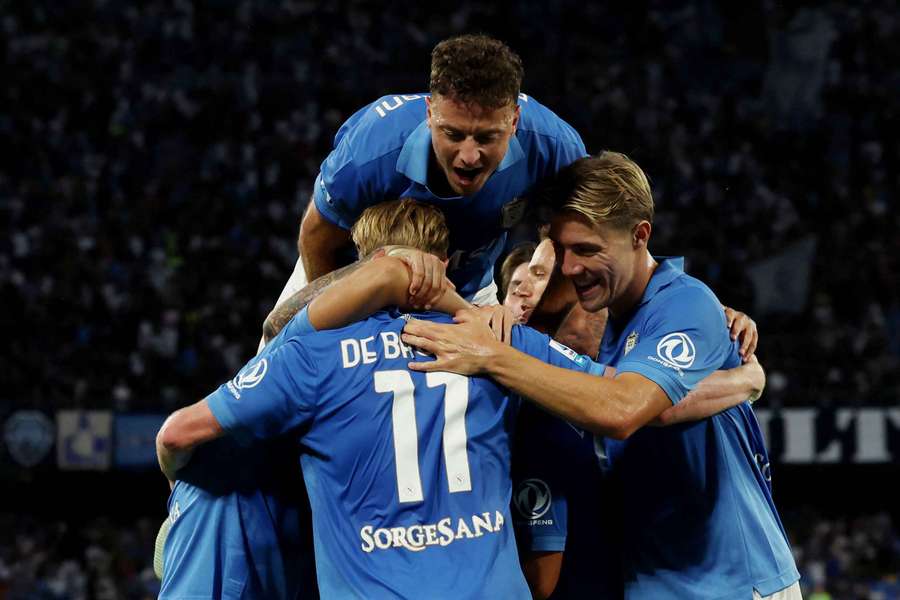 La celebración del Napoli tras el gol del triunfo La celebración del Napoli tras el gol del triunfo