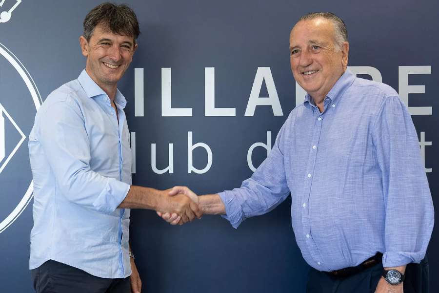 Pacheta, en compagnie du président Roig après la signature de son contrat.