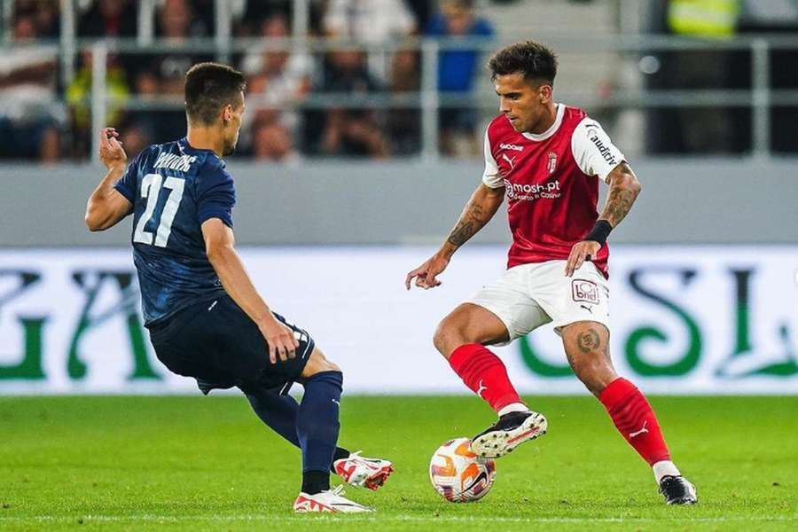 Rodrigo Zalazar passa a ser novamente opção para Carlos Carvalhal