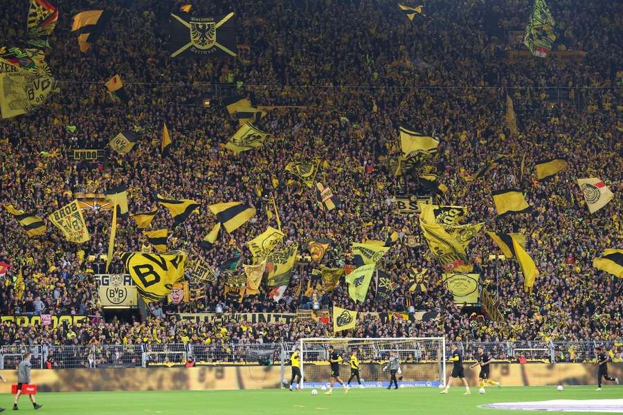 Medzi potrestanými klubmi od UEFA je aj Dortmund.