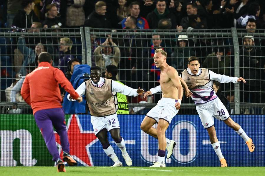 Fiorentina jubel i Basel i Conference league semifinalen