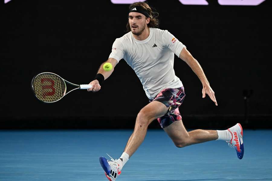 Tsitsipas bat Hijikata après une bonne démonstration et accède au 3e tour.