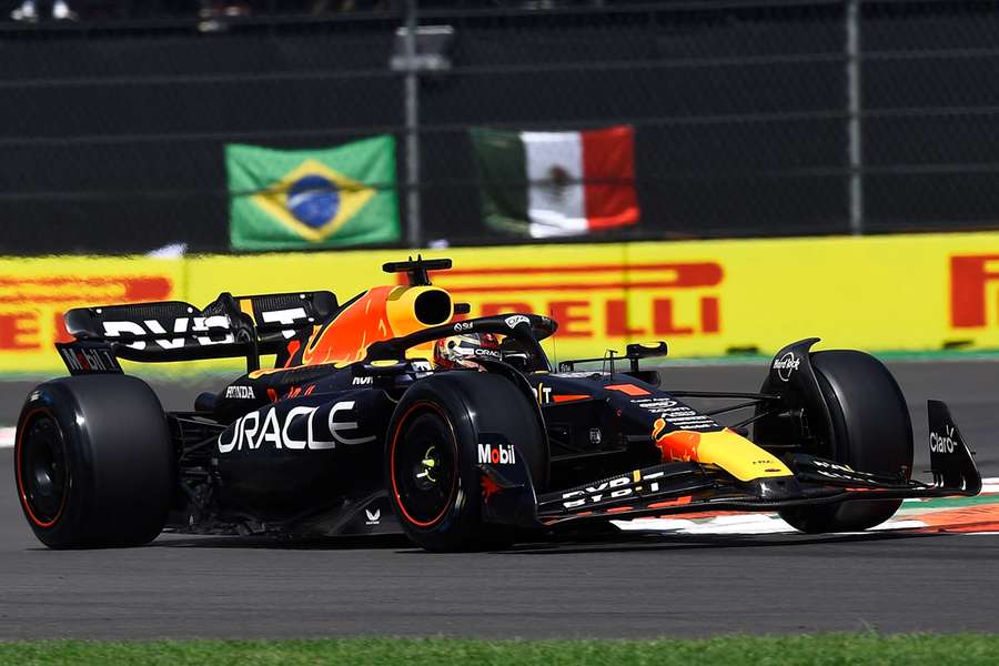 Max Verstappen in actie in Mexico