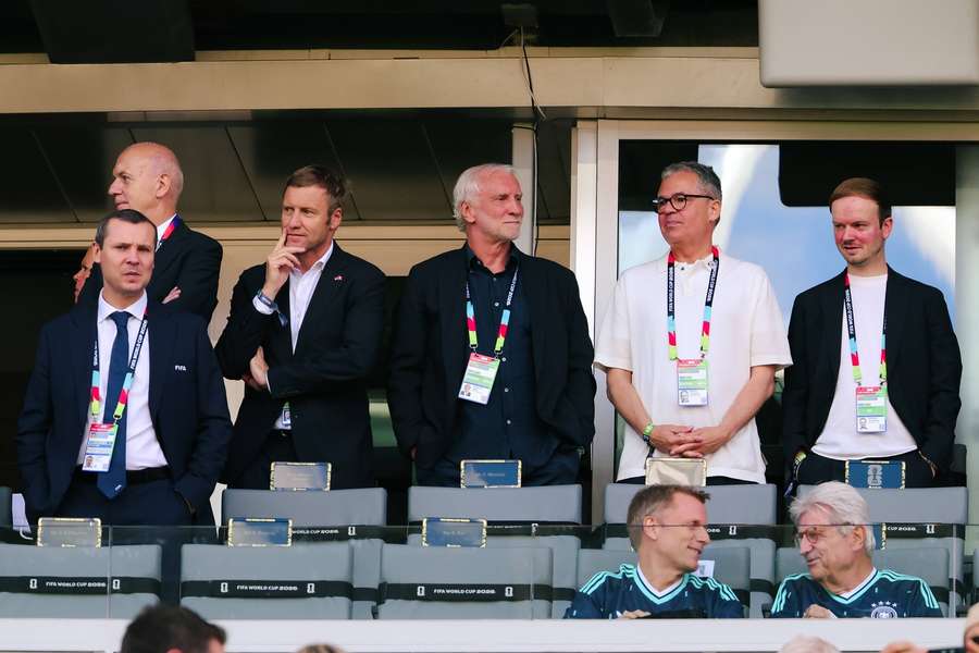 Die DFB-Spitze vor Ort beim WM-Gruppenspiel gegen die Elfenbeinküste Die DFB-Spitze vor Ort beim WM-Gruppenspiel gegen die Elfenbeinküste