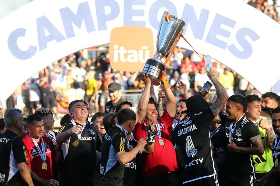 Colo Colo toca el cielo de Chile.