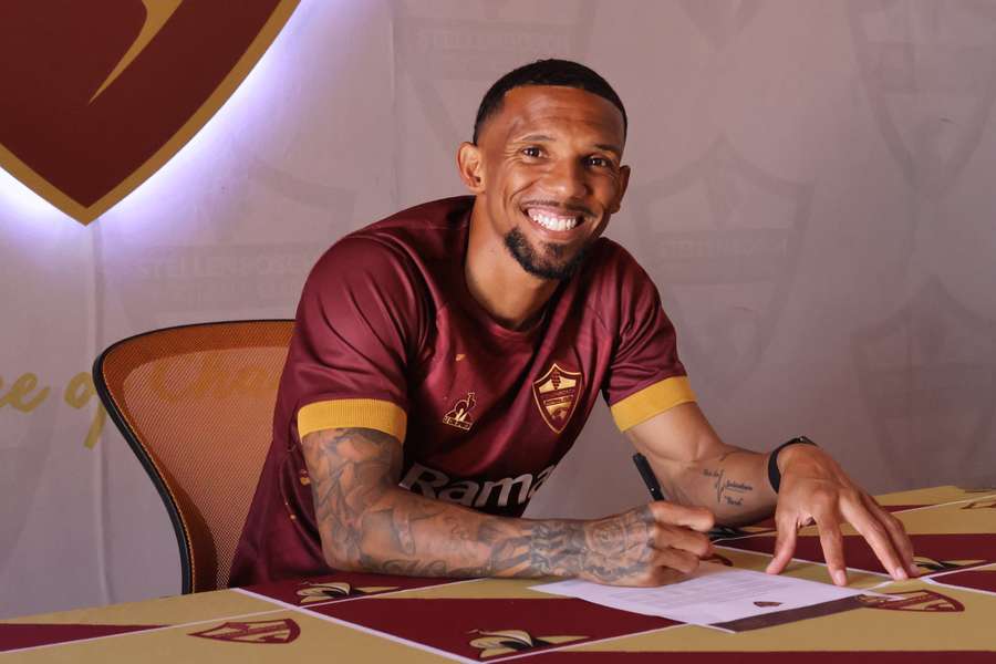 Wayde Jooste will play at his seventh Betway Premiership club. Wayde Jooste will play at his seventh Betway Premiership club.