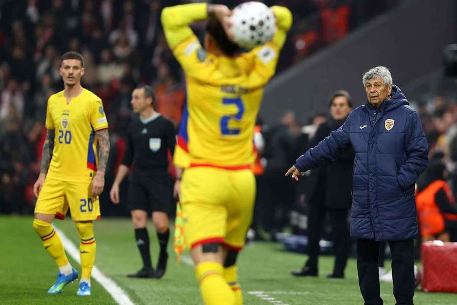 Federația Română de Fotbal suspendă procesul de numire a noului selecționer pe o perioadă nedeterminată Federația Română de Fotbal suspendă procesul de numire a noului selecționer pe o perioadă nedeterminată