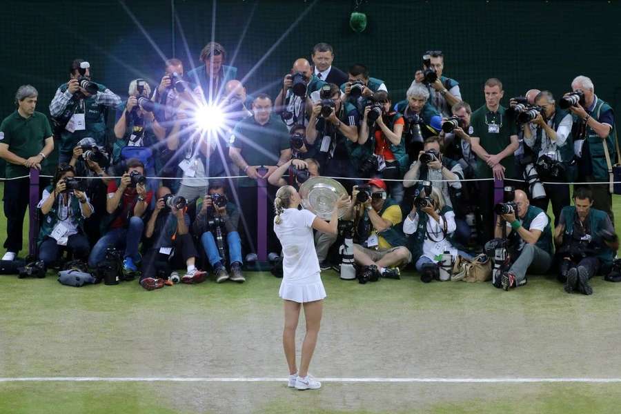 Kvitová po svém druhém wimbledonském triumfu. Kvitová po svém druhém wimbledonském triumfu.