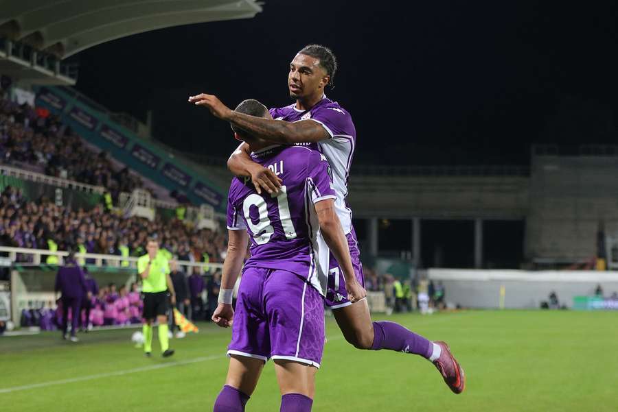 Roberto Piccoli de la Fiorentina celebra tras marcar ante Olomouc