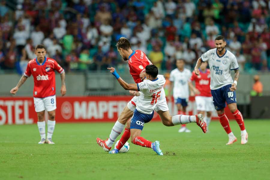 Bahia foi surpreendido pelo Nacional no segundo tempo Bahia foi surpreendido pelo Nacional no segundo tempo