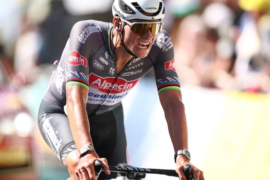 Mathieu van der Poel hat sich am Sonntag in die Helferrolle begeben
