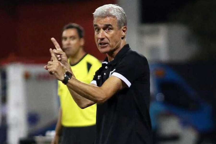 Luís Castro não quis comentar interesse do Al Nassr