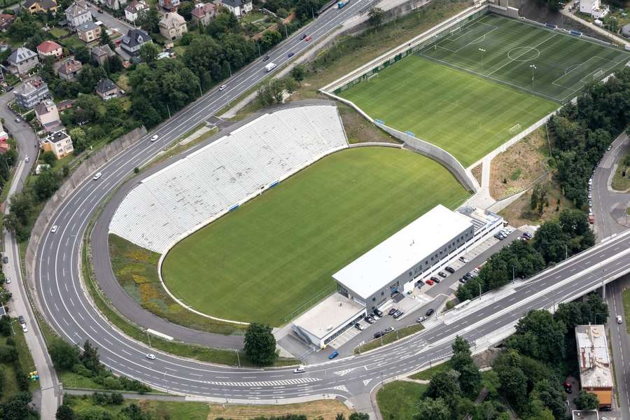 Fotbalový stadion na Bazalech.