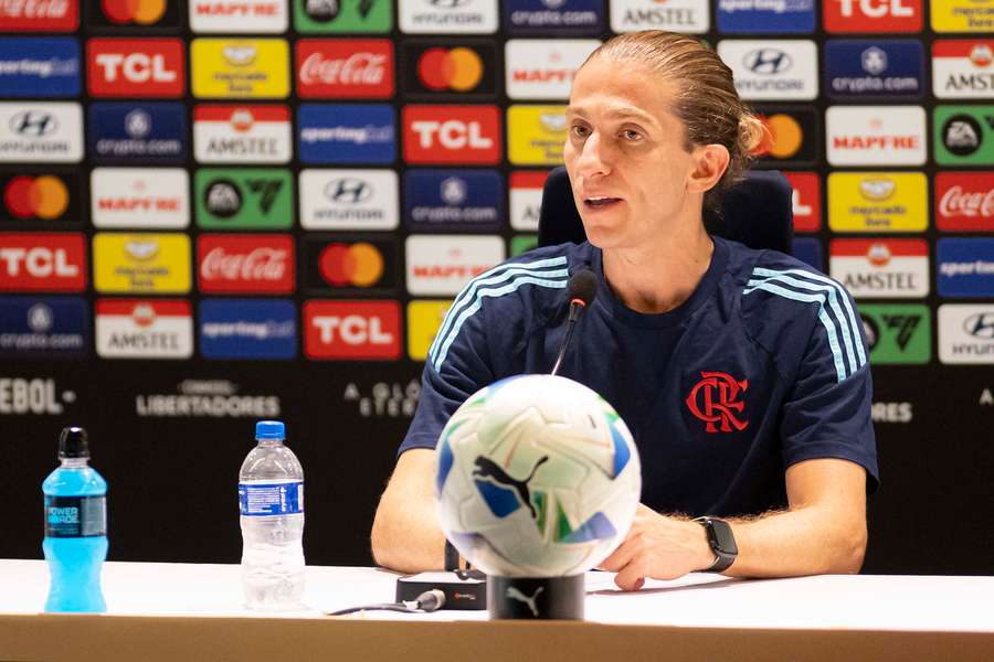 Filipe Luís diz que "críticas são justas” após "Maracanazo” do Fla na Libertadores