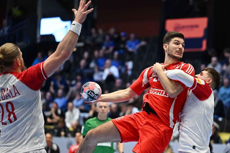 Polacy ukarani za nieskuteczność, porażka z Węgrami na inaugurację EHF EURO 2026