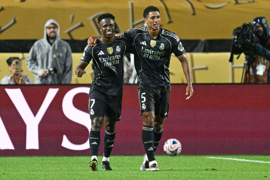 Vinicius celebra junto a Bellingham.