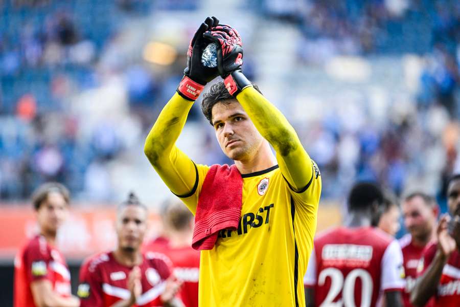 Manchester United încheie un acord pentru Senne Lammens de la Antwerp