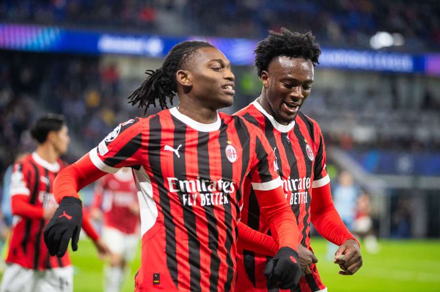 Leão e Abraham decretaram vitória do Milan no 2° tempo