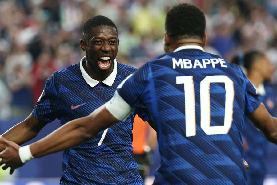 Dembélé e Mbappé fizeram os gols da França contra o Iraque Dembélé e Mbappé fizeram os gols da França contra o Iraque