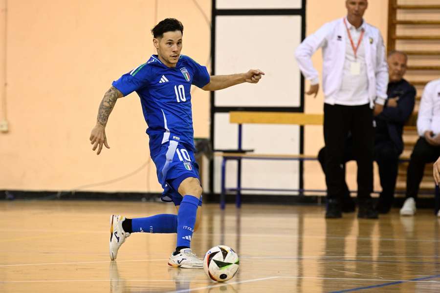 Alex Merlim, ala do Sporting, em ação pela Itália