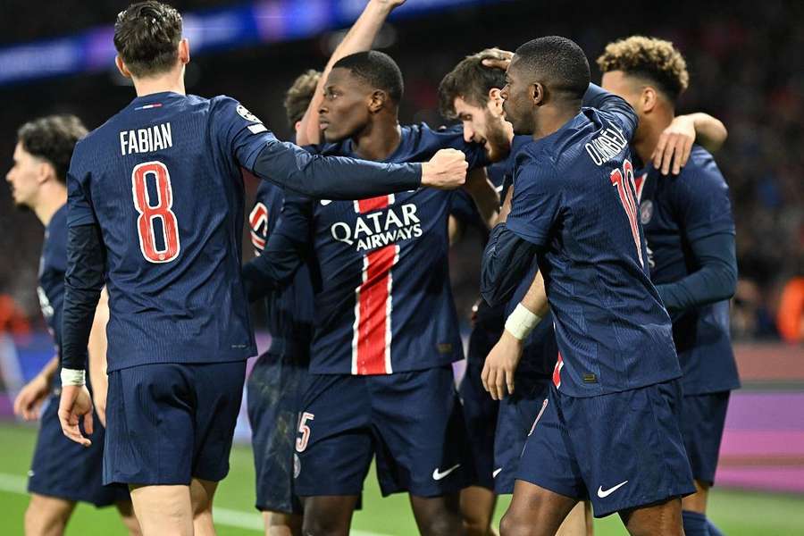 PSG odrabia straty i pokonuje Aston Villę w Paryżu. Piękne gole Doue i Kvary, grał Cash