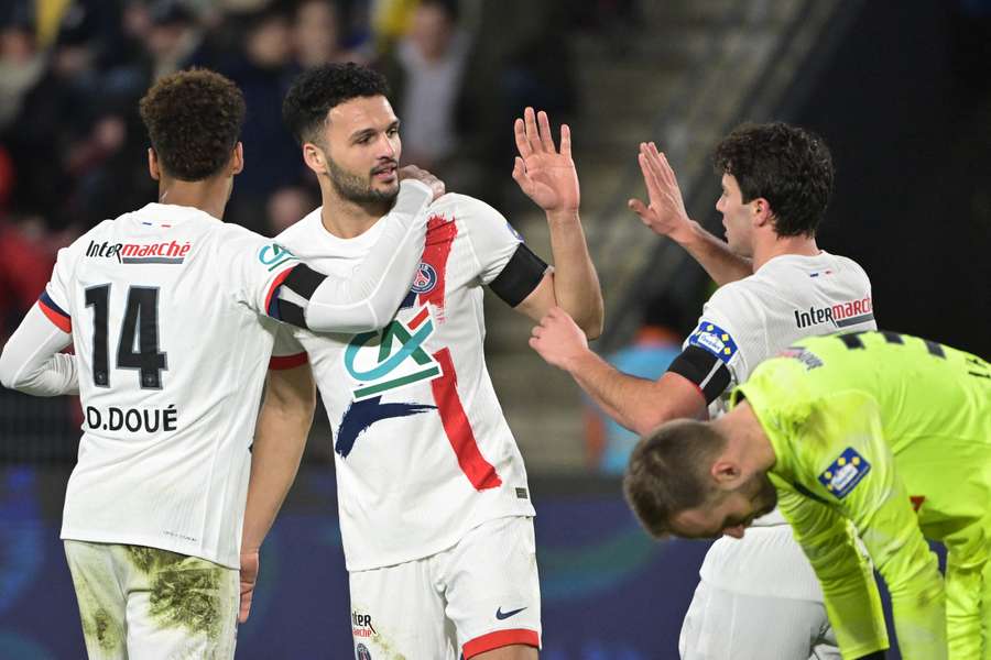Gonçalo Ramos fez três gols no atropelo do PSG na Copa da França