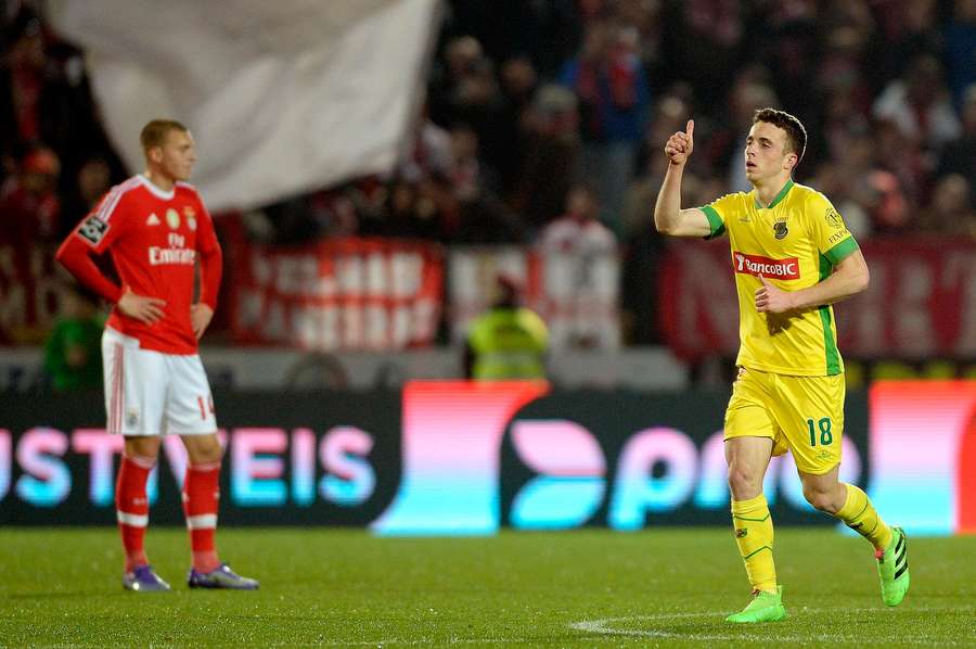 Jota celebrates scoring for Pacos de Ferreira against Benfica, 2016