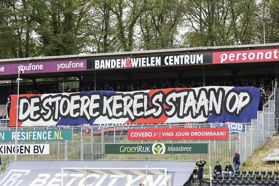 Spandoek van de Willem II-supporters in de uitwedstrijd tegen VVV