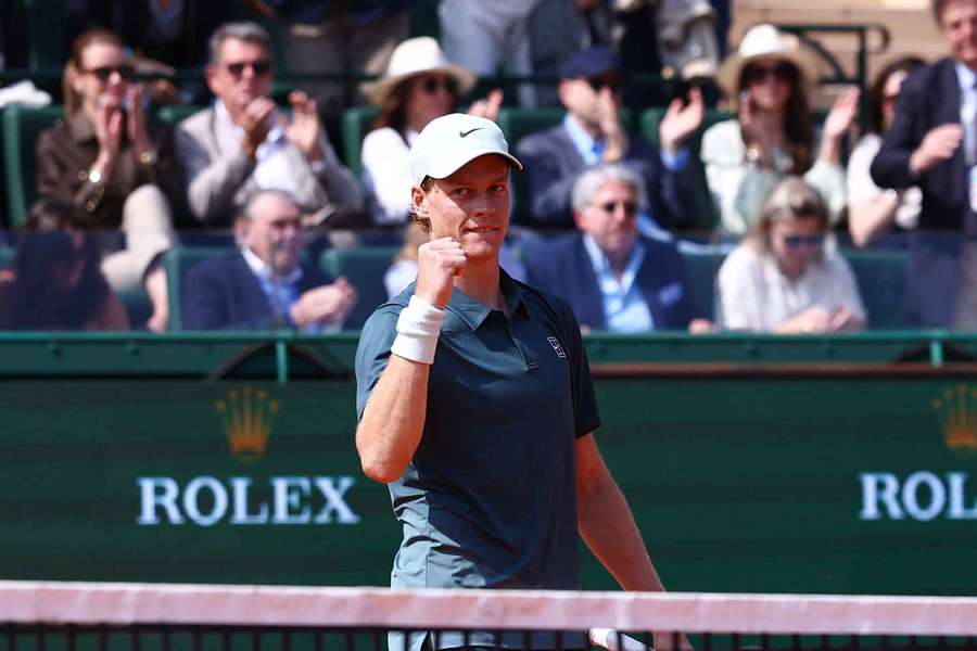 Jannik Sinner regressa ao trono