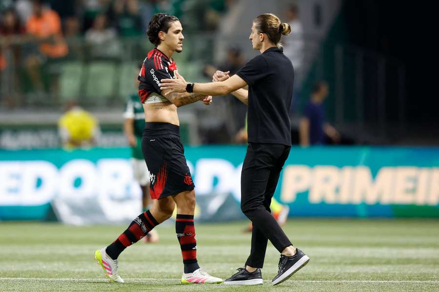 Filipe Luís e Pedro terão de limar arestas