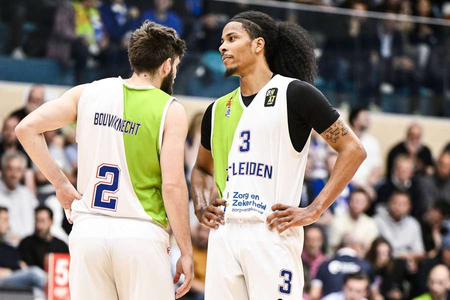 Tajion Jones (R) leidde de dans met 29 punten, maar moest toch buigen voor Oostende