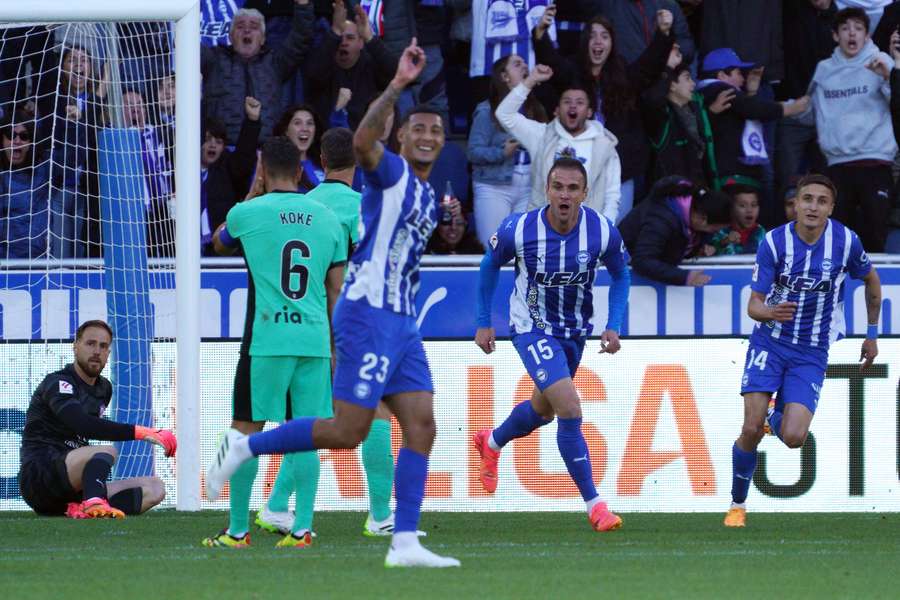 Benavidez celebra o primeiro golo contra o Atlético