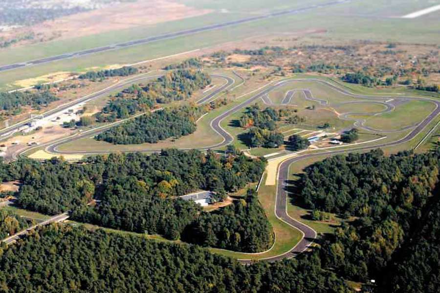 Po fali oburzenia ministerstwo interweniuje. Tor Poznań pozostanie otwarty