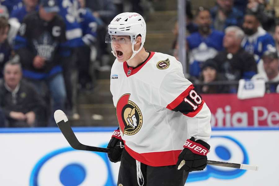 Tim Stützle im Trikot der Senators.