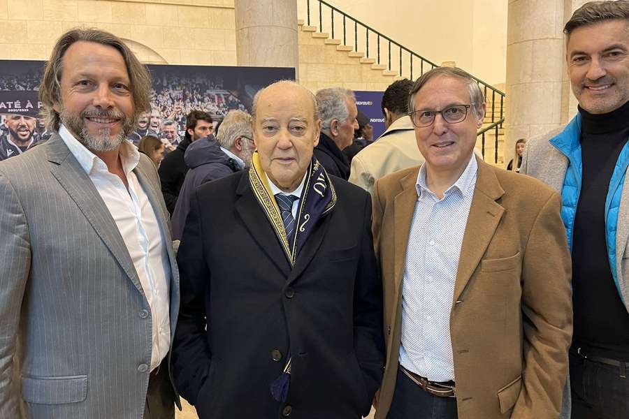 Pinto da Costa com Bruno Figueroa e Vítor Baía