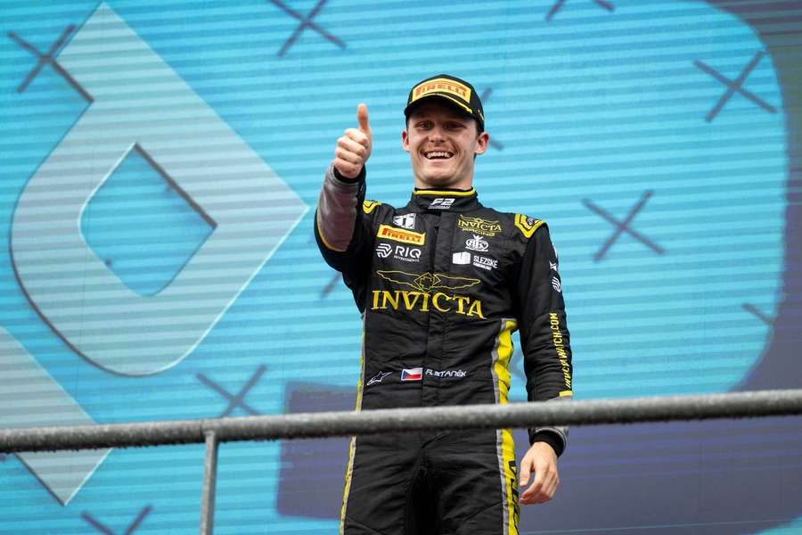 Staněk se přesouvá z formule 2 do japonského seriálu Super Formule. Staněk se přesouvá z formule 2 do japonského seriálu Super Formule.