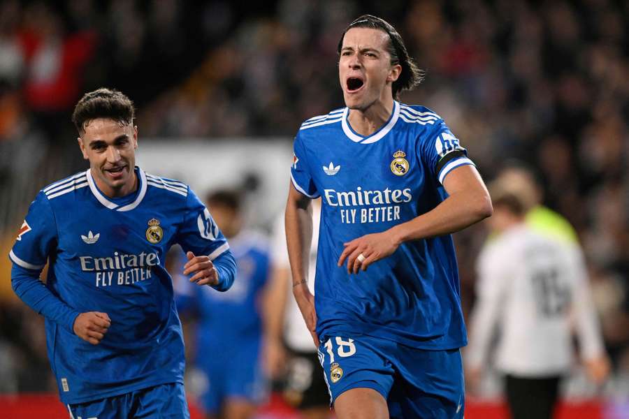 Carreras celebra su gol ante el Valencia