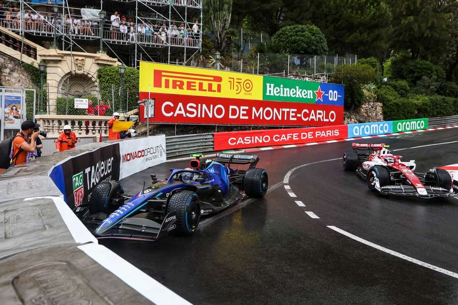 Williams' Nicholas Latifi crasht tijdens de GP van Monaco op 29 mei 2022