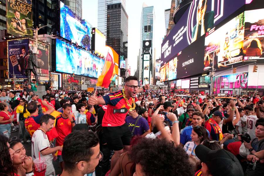 Fanoušci Španělska slavili i na Times Square v New Yorku. Fanoušci Španělska slavili i na Times Square v New Yorku.