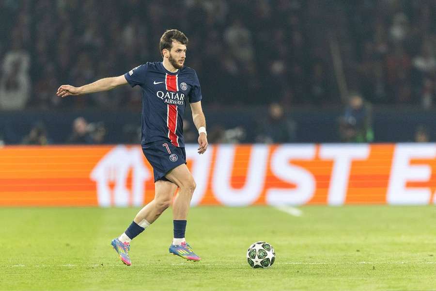 Khvicha Kvaratskhelia, o elo perdido do PSG na Liga dos Campeões