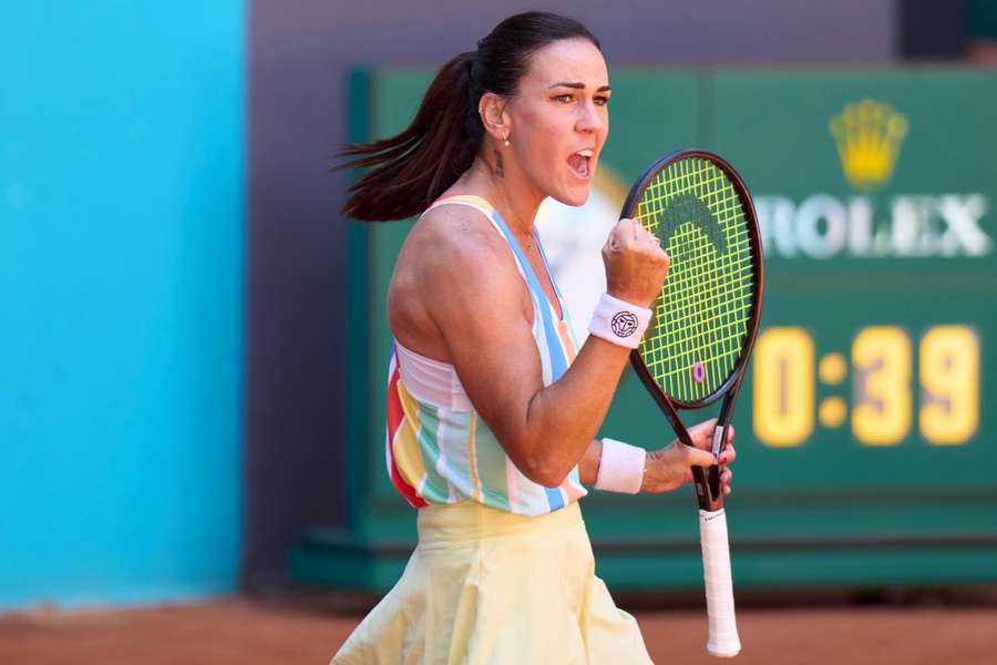 Nuria Párrizas świętuje zdobycie punktu podczas Mutua Madrid Open.