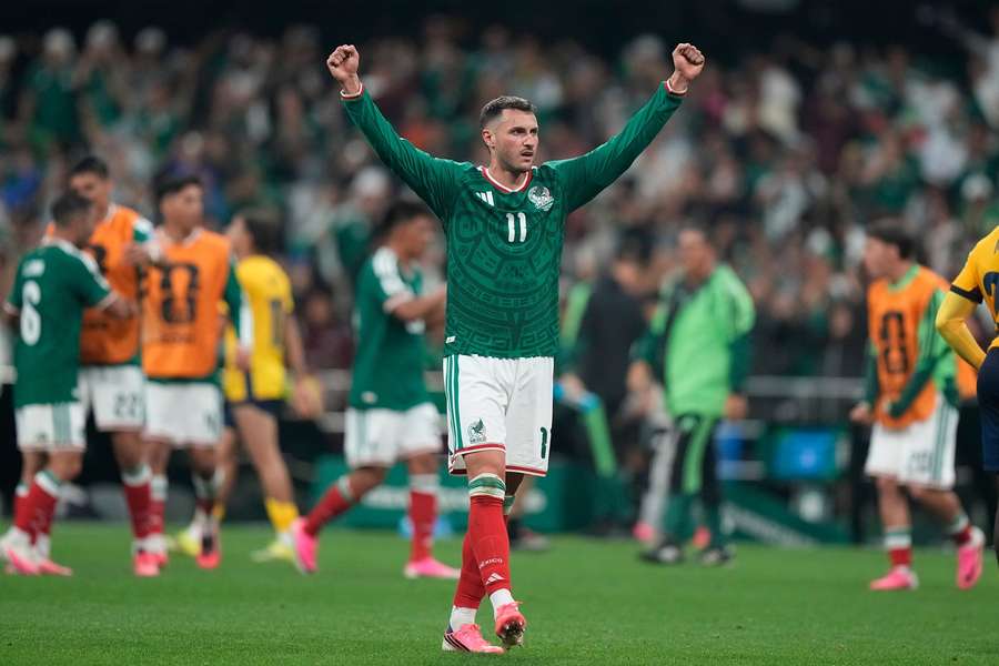 Santiago Giménez está avaliado pelo Flashscore em 17,6 milhões de euros.