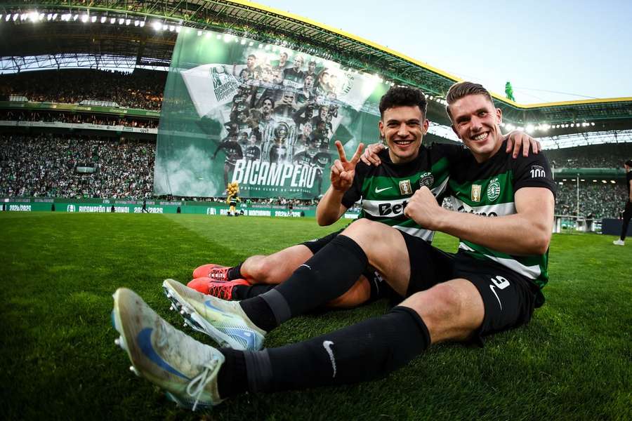 Pedro Gonçalves ao lado de Viktor Gyökeres