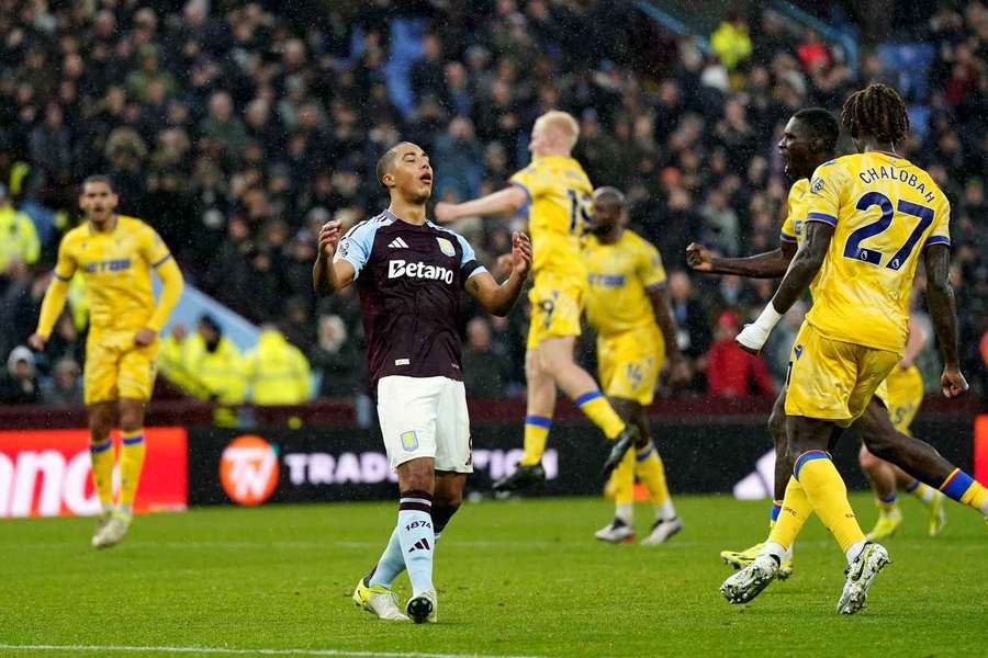 Aston Villa and Crystal Palace share spoils in chaotic stalemate